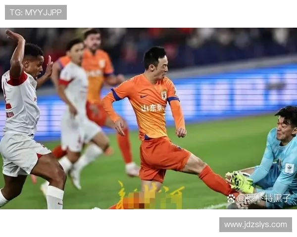 足球球队最强球星分析：他如何带领球队夺冠并成就历史伟业